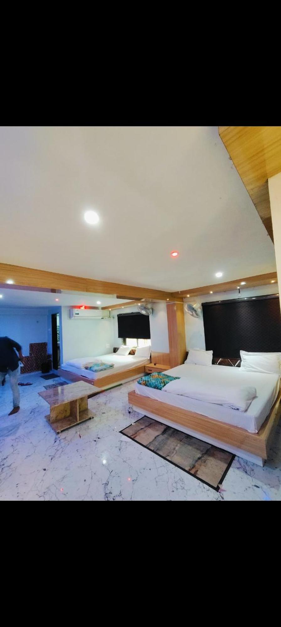 Hotel The Maheshwari Residency Ayodhya Exterior foto