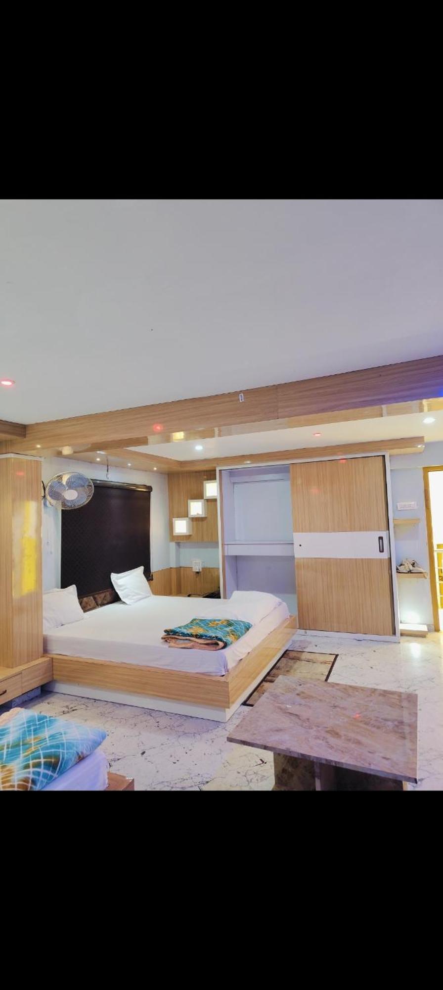 Hotel The Maheshwari Residency Ayodhya Exterior foto
